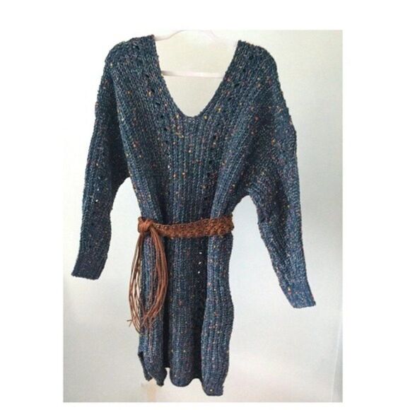 CHENILLE v-Neck sweater dress in indigo - Picture 7 of 10